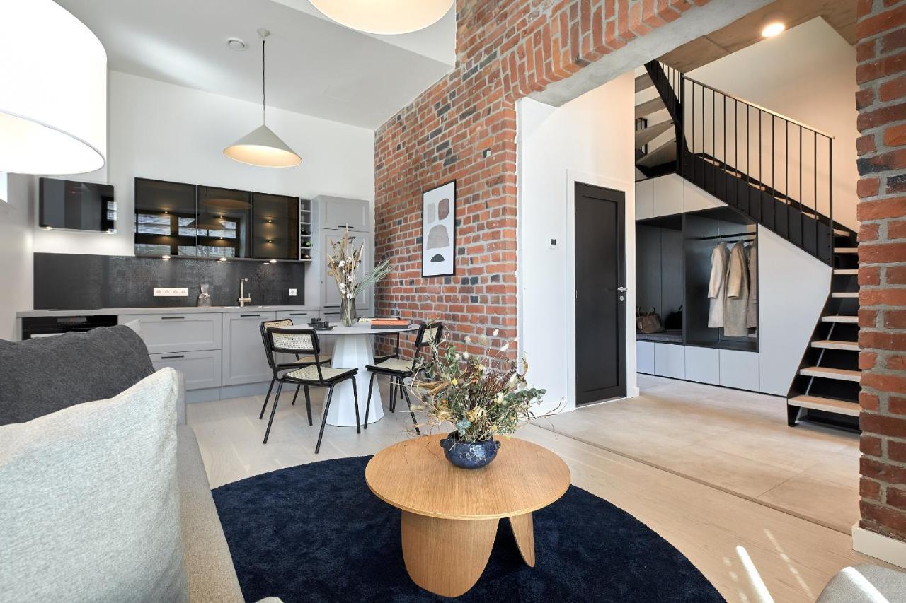 Апартаменты High Ceiling Loft With Its Own Backyard And A Terrace Таллин Экстерьер фото